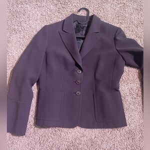 Anne Klein Woman’s Suit Jacket in Sz 4 in gently used condition